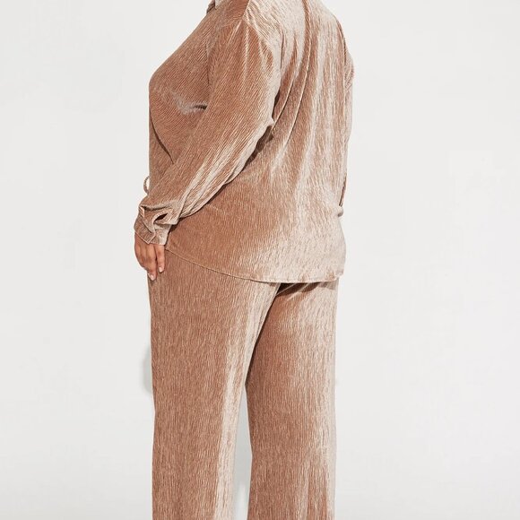 Jenelle Velvet Plisse Pant Set - Picture 6 of 6